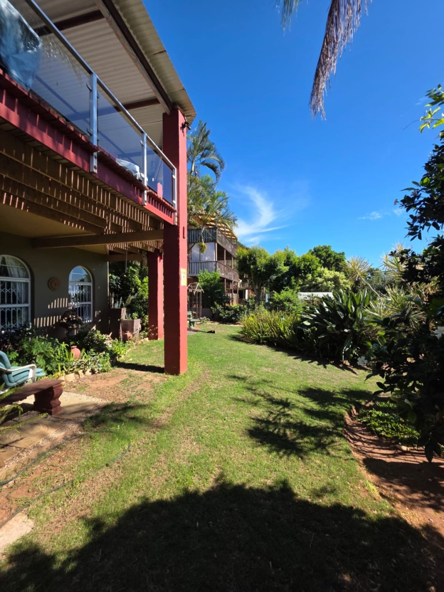 4 Bedroom Property for Sale in Wavecrest Eastern Cape